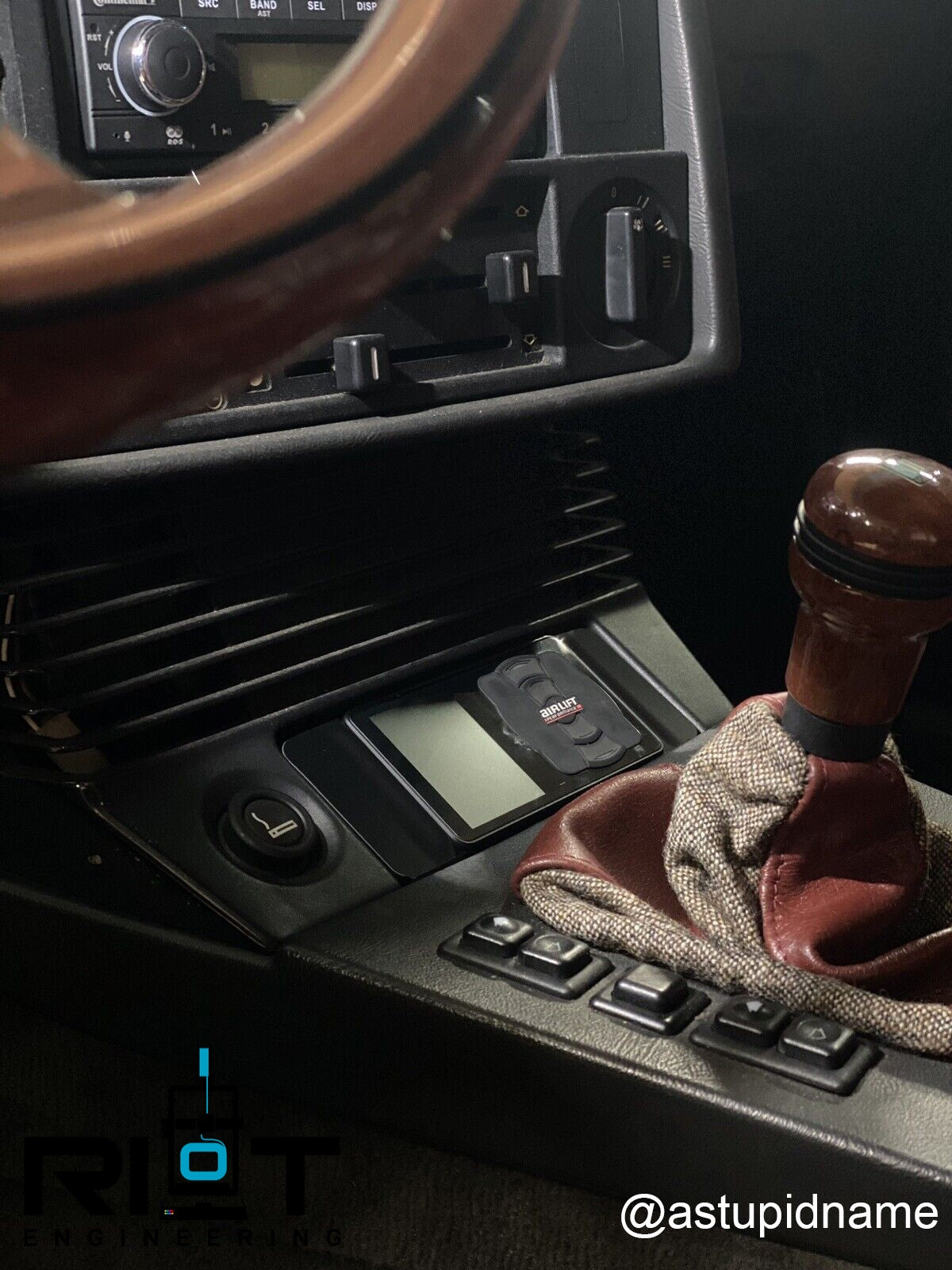 82-91 E30 E24 E28 Air Lift Controller Holder - Airlift Mount - Ash Tray Mounted